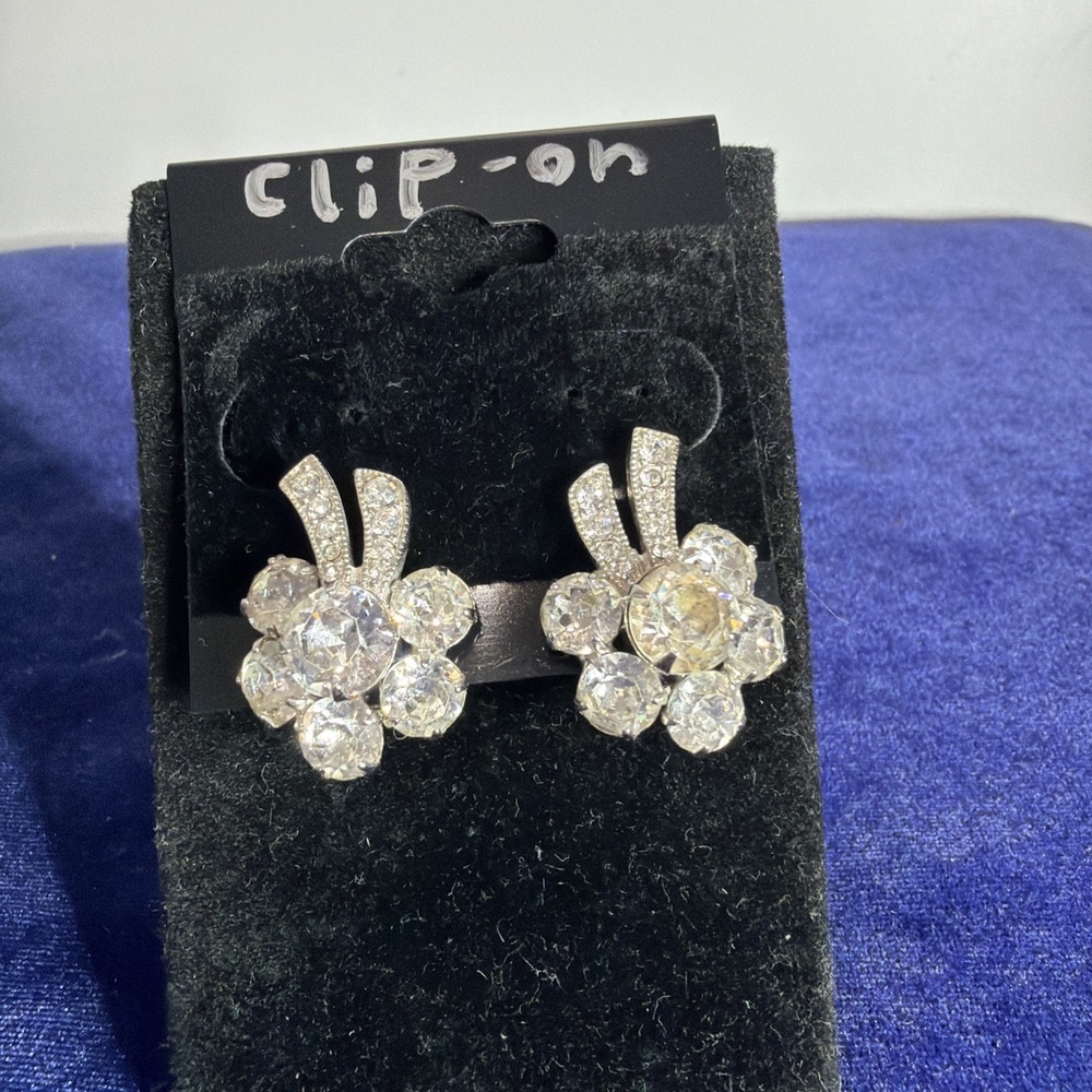 EISENBERG ICE Floral Design Silver Tone Clear Crystal Rhinestone ClipOn Earrings